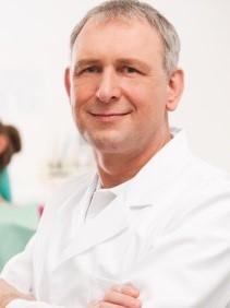 Dentist Male 01